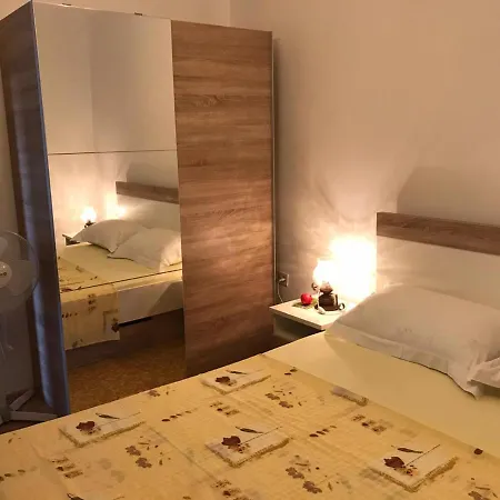 公寓 Kuca Za Odmor Neda Vinišće